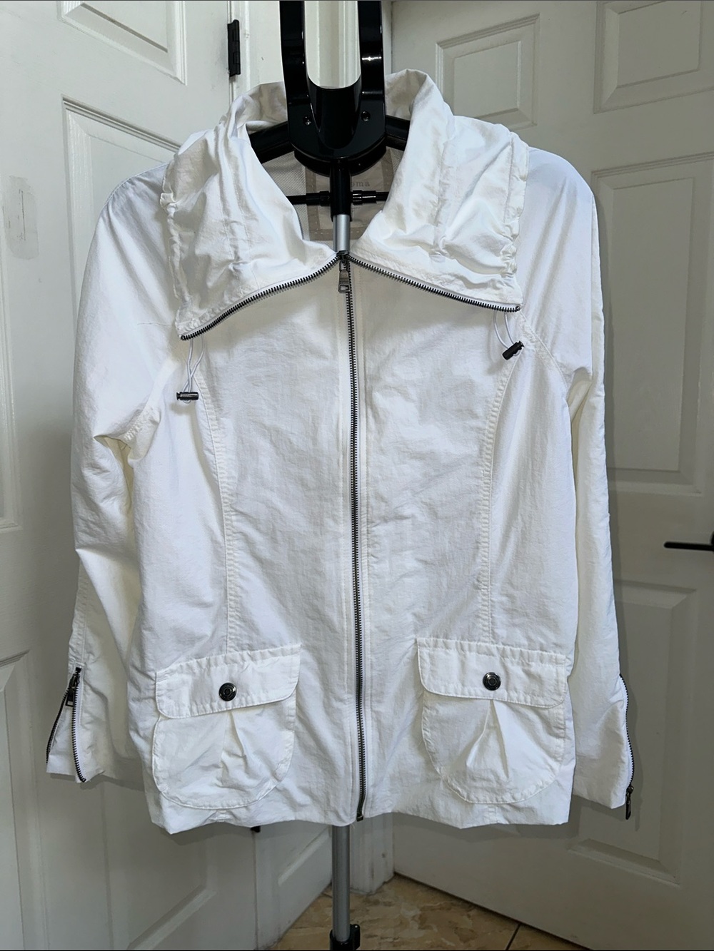 Sonoma Women’s Ivory Zip-Front Cowl Neck Windbreaker Jacket in Size L
